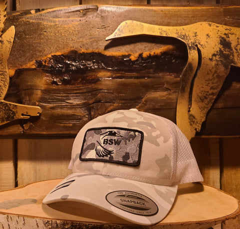 Casquette multicam blanche à écusson BSW